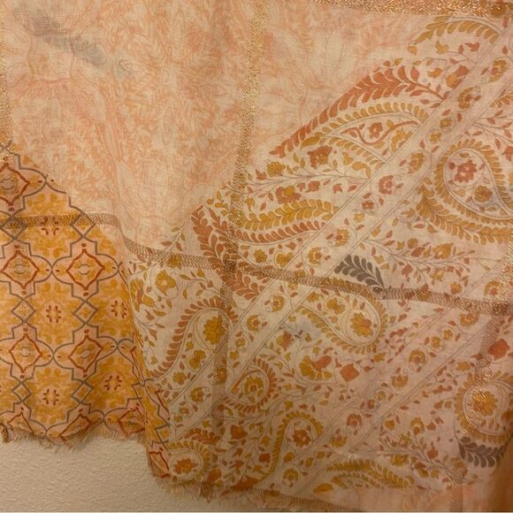 Peach metallic thread paisley print lightweight semi sheer scarf wrap 27x72 - Picture 4 of 7